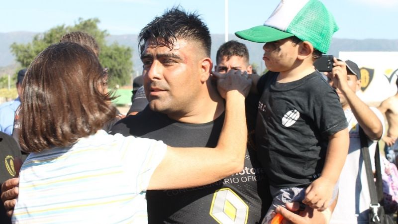 Lucía fue a felicitar a Los Hurones por su campaña