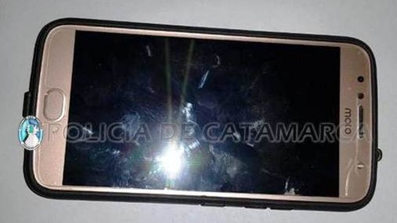 Le arrebataron el celular pero la policía se lo encontró