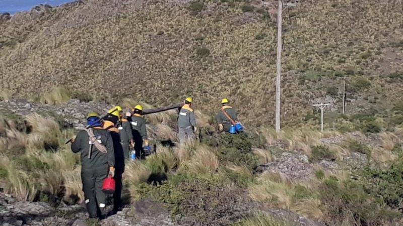 Intenso trabajo de operarios de la EC SAPEM en el cerro Ancasti