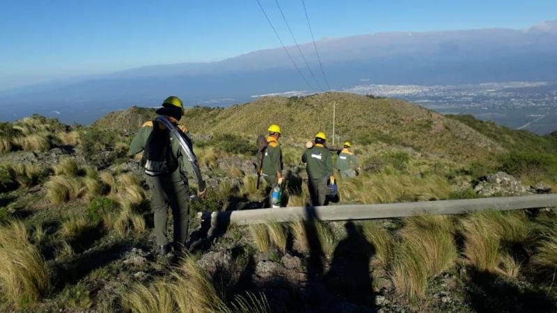 Intenso trabajo de operarios de la EC SAPEM en el cerro Ancasti