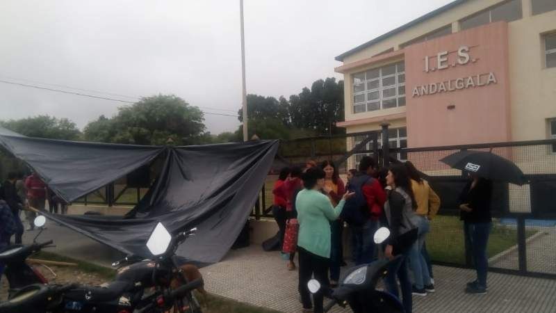 Levantaron la toma en el IES Andalgalá