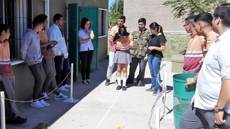 Talleres sobre consumo problemático de sustancias a alumnos de la Capital