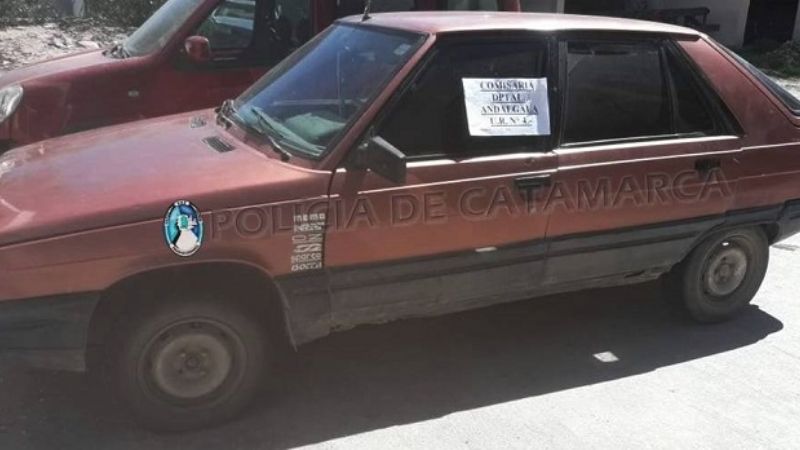 Aprehenden a dos mujeres, resguardan a una niña, y secuestran dos autos