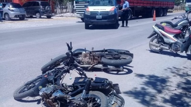 Chocaron dos motos en Ruta 157