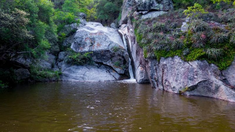 Maravillosas cascadas en Paclín