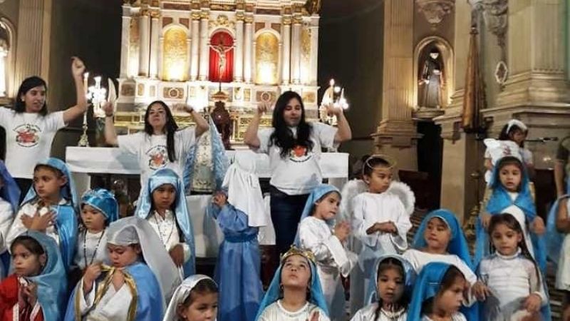 Los niños vivieron la Fiesta de todos los Santos a los pies de la Virgen