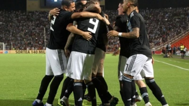 Con dos ráfagas de Icardi y Dybala, la Argentina de Scaloni venció a México