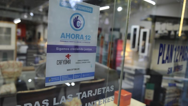 Ventas del Ahora 12 cayeron 30% por la suba del costo financiero total