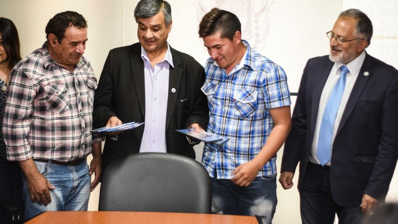 El Senado entregó masters discográficos