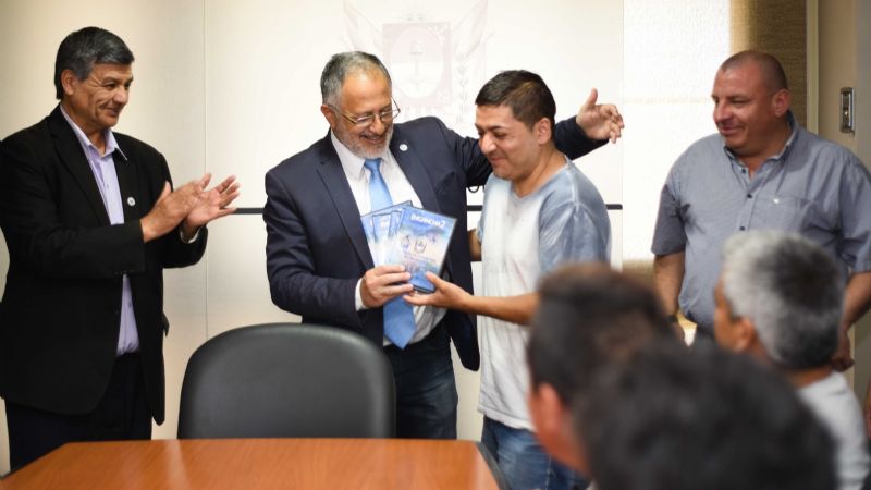 El Senado entregó masters discográficos