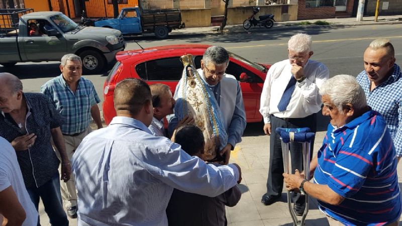 La Madre del Valle visitó el Hogar de Ancianos