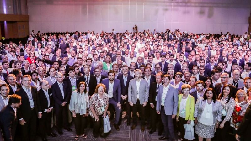 Con Jalil en primera plana, Macri pidió a intendentes "una gestión ordenada”