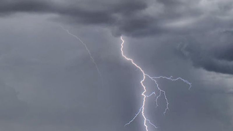 Cayó un rayo en la zona Oeste de la Capital