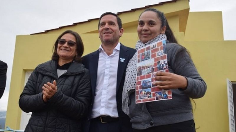 Sáenz, por Facebook, responderá consultas de la gente