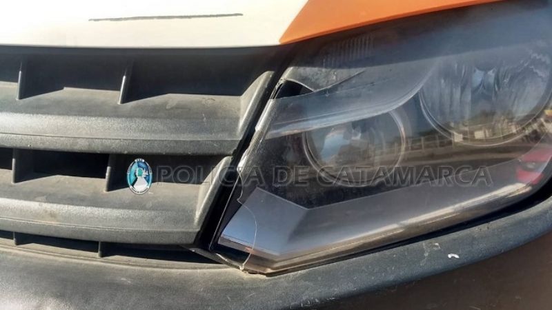 Agredieron a policías y dañaron un patrullero