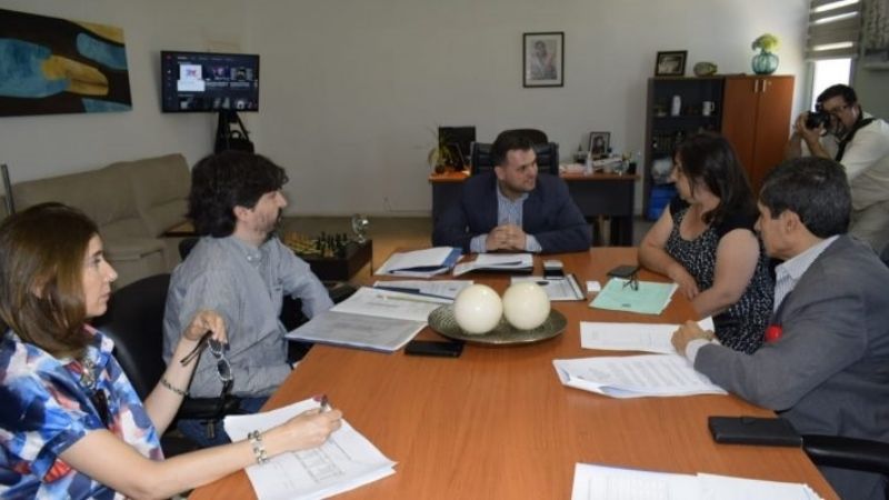 Menecier pasó por Diputados