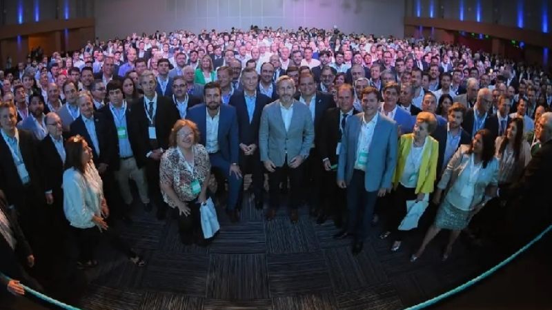 El presidente Macri distinguió a 15 intendentes