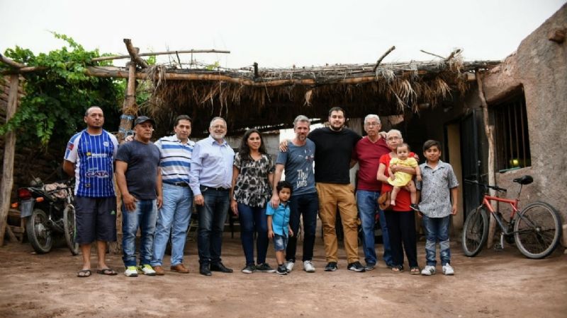 Un pequeño de Tinogasta recibió su violín y comienza a cumplir su sueño