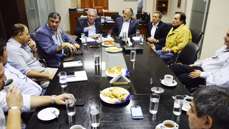 Catamarca y Tucumán avanzan con un convenio de cooperación de obras hídricas