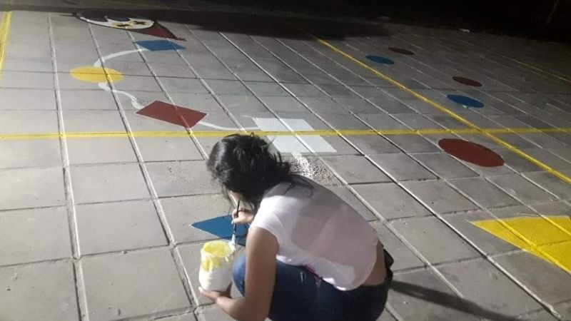Pintaron juegos en patio didáctico de la Escuela N°197