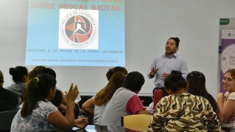 Capacitación sobre drogas ilícitas a la Policía de la Ciudad