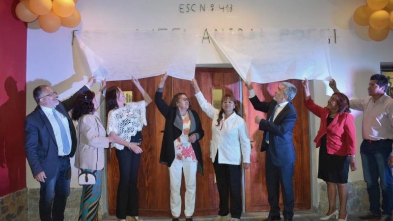 Con imposición de nombre, la Escuela de El Eje celebró los cien años