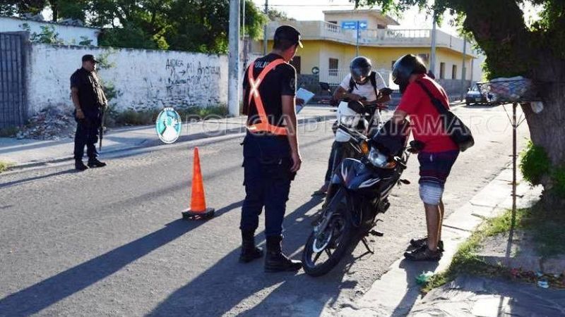 Insultó a agentes de Tránsito y se quiso fugar de un control
