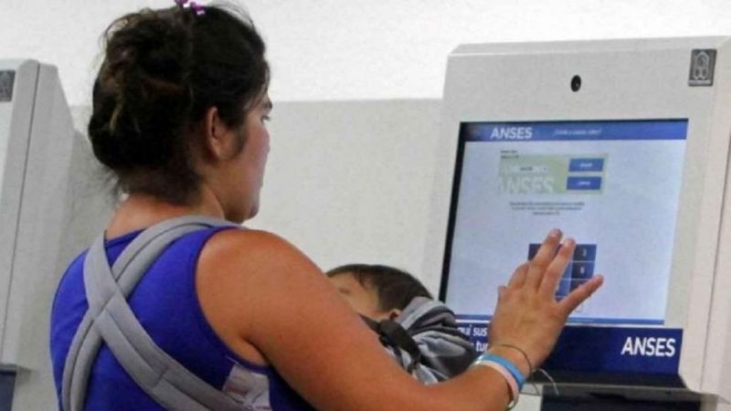 Oficializan bono de $1500 para beneficiarios de la AUH