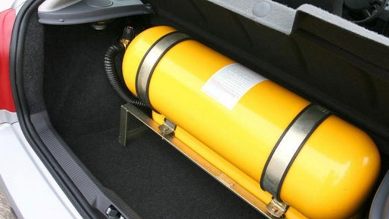 Llevaba 32 kilos de cocaína ocultos en el tanque de GNC de su auto