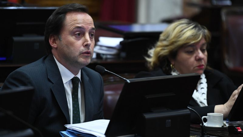 Mera promueve una declaración para el respeto de reestructuración de deudas externas