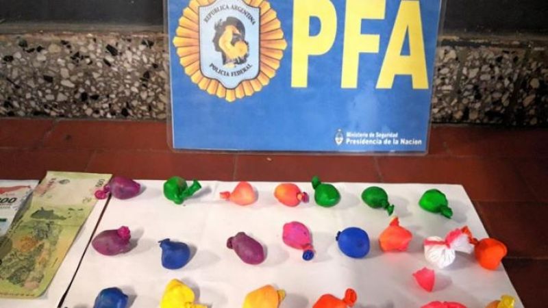 Llevaba cocaína oculta en pañales