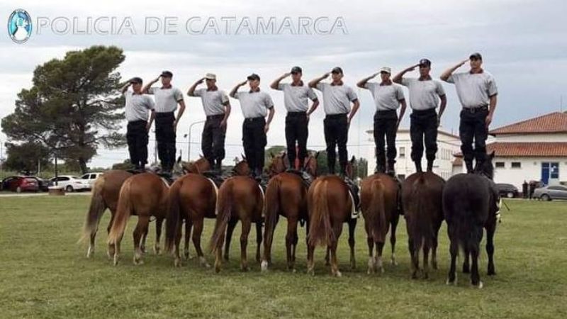 Efectivos de la Policía Montada se capacitaron en Santa Fe