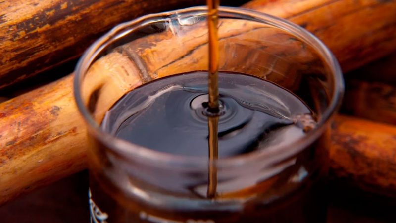 Prohíben la venta de una miel de caña, un arrope de tuna y otro de arándanos