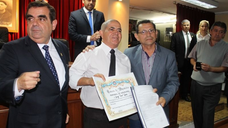 Reconocen al mozo “Torito” Leiva por gesto de honestidad