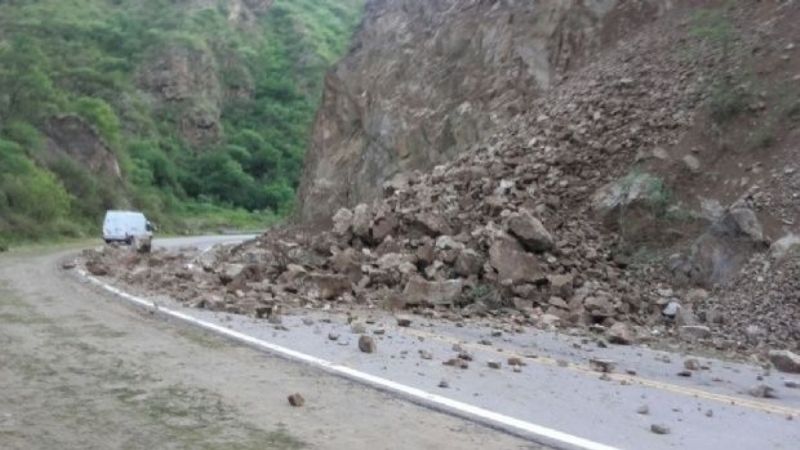 Ruta 60: Previenen por derrumbes en la Cébila