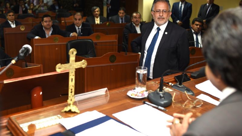 Solá Jais fue reelecto en el Senado