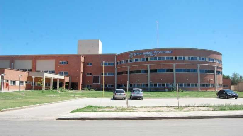 Policías ayudaron a una mujer con trabajos de parto