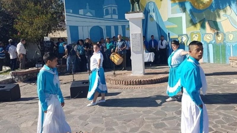 Cientos de jinetes en una travesía que  unió Valle Viejo con la Gruta de Choya