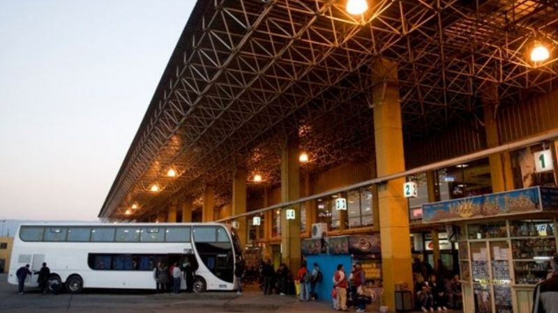 Arrestan a un hombre en la Terminal de Ómnibus