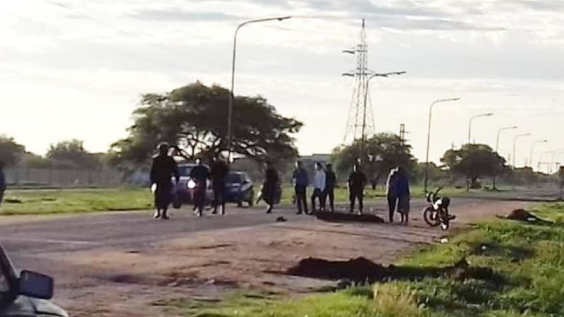 Frias: Tres motos chocaron un caballo y un joven murió en el acto