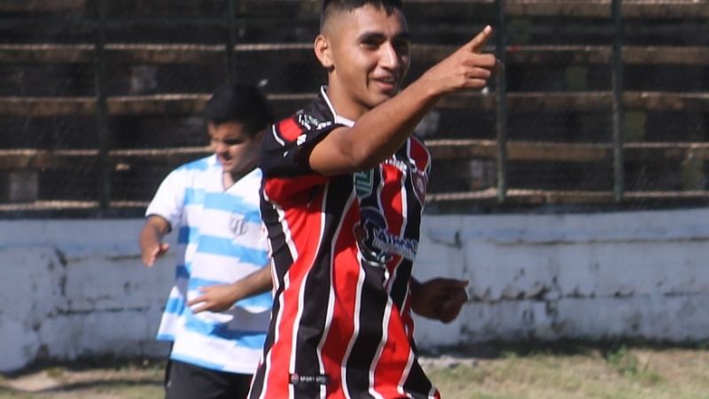 Defensores aprovechó y arrimó a la cima en Capital