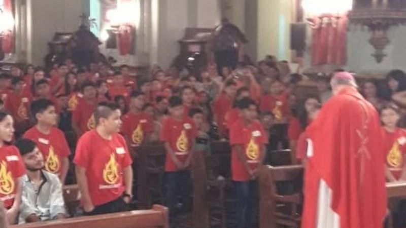 Unos 130 chicos recibieron la Confirmación en la Catedral