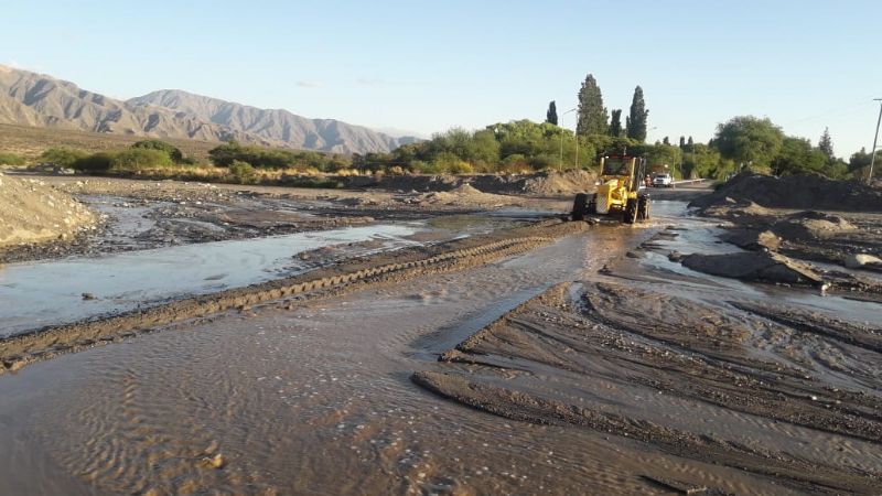 Despejan caminos en Santa María tras la intensa lluvia