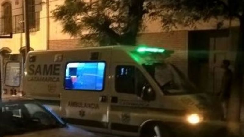 Policías asistieron a una mujer con fuertes dolores en las piernas