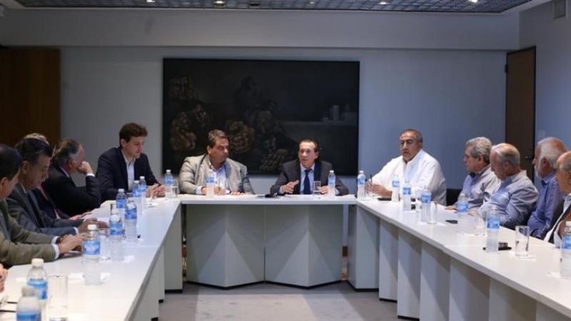 Gobierno sugiere que el bono por $5000 se negocie sector por sector