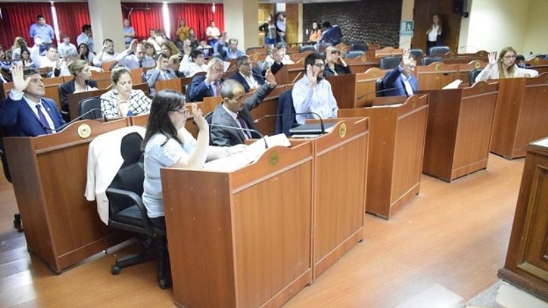 Sin el FCS-Cambiemos, se aprobó la Ley Antiplus