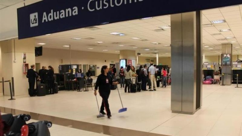 Viajes al exterior: sube a u$s 500 tope de compras libre de impuestos