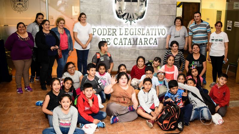 Alumnos de Alijilán visitaron el Senado