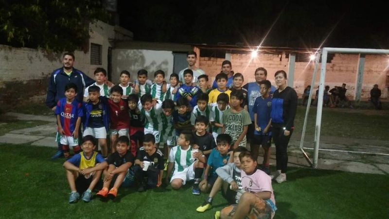 Chicos del Instituto Atlético Valle Chico ya cuentan con su indumentaria