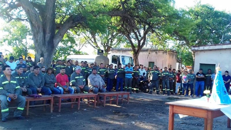 Municipales festejan su día con misa y peregrinación